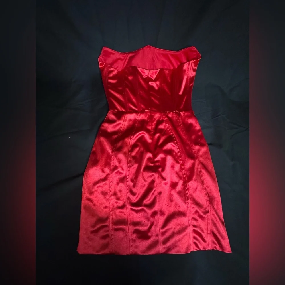 Superdown Strapless Scarlet Dress - Picture 2 of 5